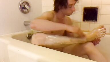 Shaving both my lower Legs - 5 image