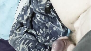 XxXThC playing with her big clit & cummin