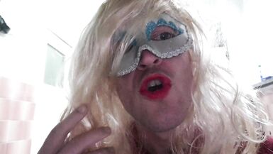 Lipstick and Cigarette. - 3 image