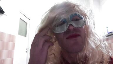 Lipstick and Cigarette. - 4 image