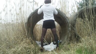 Sluty Tranny CD show great legs outside - 9 image