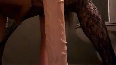 Bubble butt hot anal fuck (Huge dildo!) - 1 image