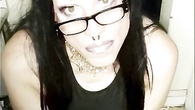 Smoking Fetish Mistress Marilyn Has A Message 4 U - 9 image