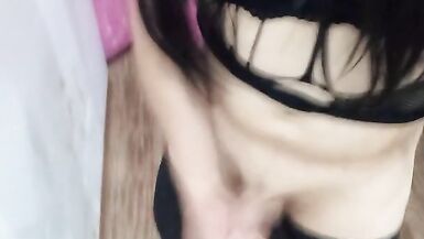 Crossdresser con malla sexy juega con su ano y se pajea - 8 image