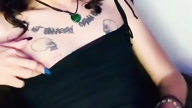 Chica trans se toca para exitarse y pararse la verga - 10 image