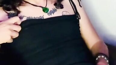 Chica trans se toca para exitarse y pararse la verga - 2 image