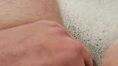 Big clit FTM squirting & pissing in bathtub - 11 image