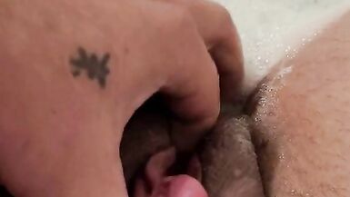 Big clit FTM squirting & pissing in bathtub - 7 image