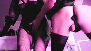 Brunette Domina Eva Latex play with a Blonde Shemale Fetish Tranny Hot Bridget Strapon Suck toys - 2 image