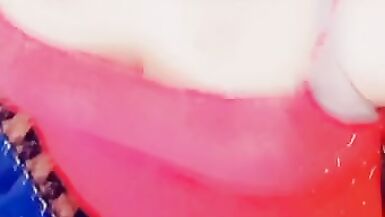 Simmy Violet feeling it again