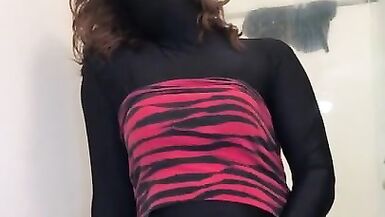 Fetish tranny hands free cum riding butt plug