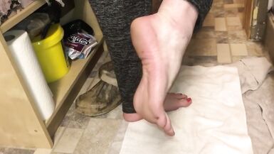 FEMALE-like-TOES-Pose Soles After Shower! Painted Red Toes! Long Toes! Size 8 Feet! Wrinkle Arches! - 14 image