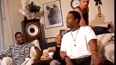 Horny studs suck shemale cock and fucks tranny's mouth - 4 image