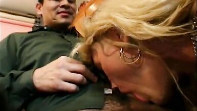 Mature blonde shemale gets her ass polished by overstayer