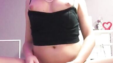 HOT BRIDGET DRINKS CHAMPAGNE WATCHES PORN & FINGERS HER BIG COCK