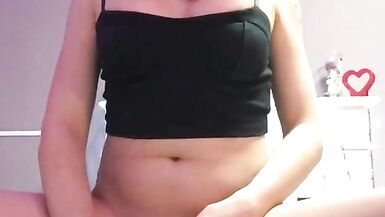 HOT BRIDGET DRINKS CHAMPAGNE WATCHES PORN & FINGERS HER BIG COCK - 14 image