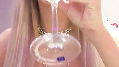 HOT BRIDGET DRINKS CHAMPAGNE WATCHES PORN & FINGERS HER BIG COCK - 4 image