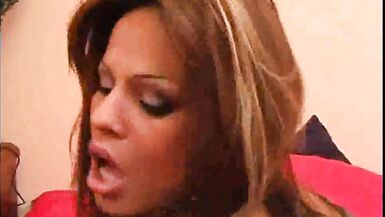 1140 sexy latina traseuxel fucked by xxl cock muscle boy