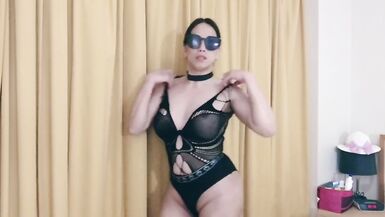 the beautiful shemale sexy striptease and masturbation - 3 image