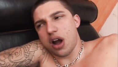 beautigul straight with tatoo fucked by xxl cok transeuxel - 8 image