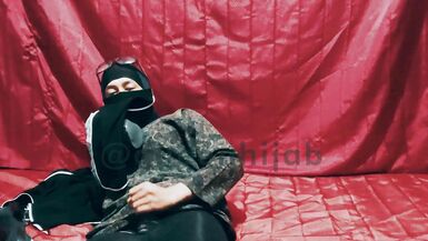 Niqab Queen Shemale Mastrubation Wearing Niqab And Glove - 15 image
