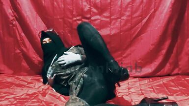Niqab Queen Shemale Mastrubation Wearing Niqab And Glove - 6 image