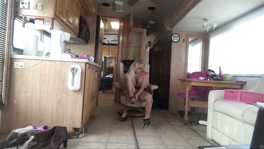 woman with clitty caged - 7 image