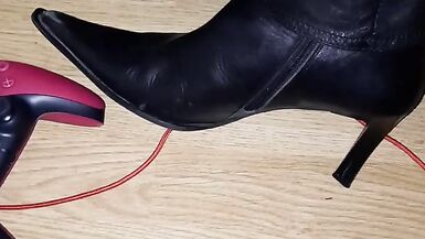 Squeeking leather pants and boots while gaming