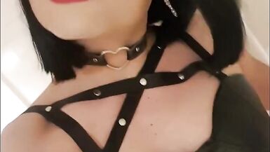 The Little Sissy in new black wig from a fan - 5 image