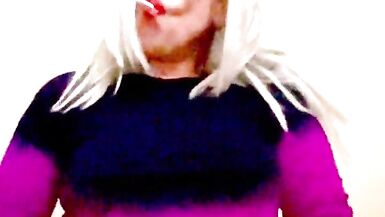 Marilyn Smoking Stroking Cumming