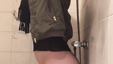 Cindy is Going to be late tonight - 14 image