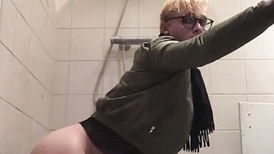 Cindy is Going to be late tonight - 6 image