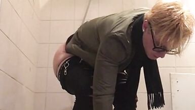 Cindy is Going to be late tonight - 8 image