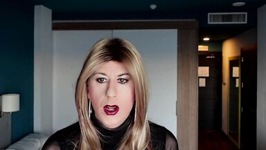 Alexandra Braces is self-fucking a dildo - 4 image