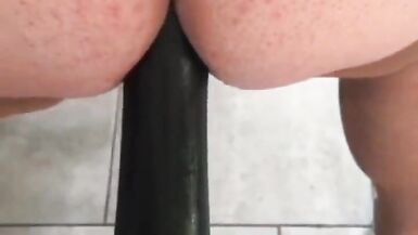 Dildo in der Arschfotze