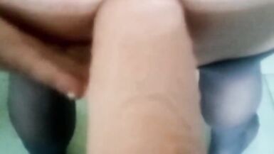 Dildo in der Arschfotze