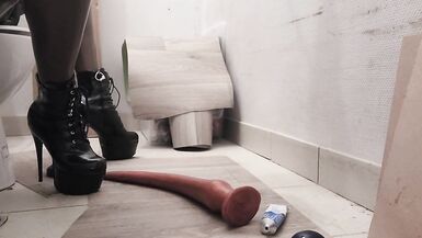 Anal Session - latex, nose mask, slink dildo, high heels - 13 image