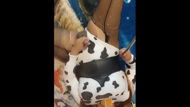 Una vaquita con ganas de leche pt4 - 1 image