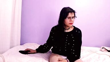 Mi novia me convence de desnudarme frente a la camara | YuriTS - 3 image