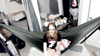 Girlfriend Experience : Pandora reads you the Communist Manifesto and plays with herself. - 3 image