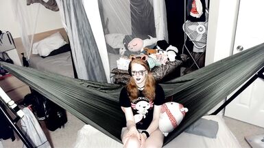 Girlfriend Experience : Pandora reads you the Communist Manifesto and plays with herself. - 5 image