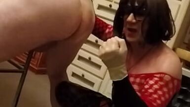 Deep fist and huge dildo by a french shemale - 1 image