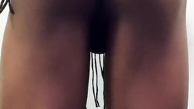 Tavaius Shakes Fat Ass - 3 image