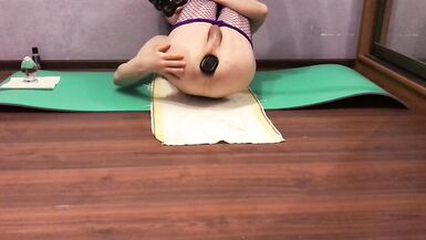 Sissy Lisa in fishnets stretches her asshole - 2 image