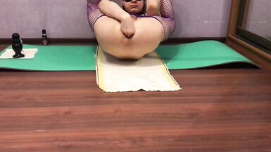 Sissy Lisa in fishnets stretches her asshole - 5 image