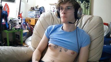 trans girl femboi plays halo with her tits out - 11 image