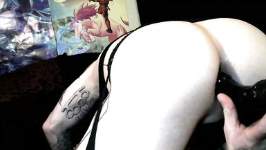 Big booty tranny fucked from behind & twerking on bbc dildo - 14 image