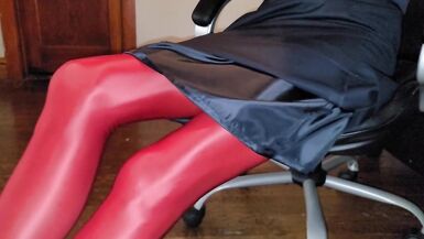 Blue lined office skirt with red shiny pantyhose