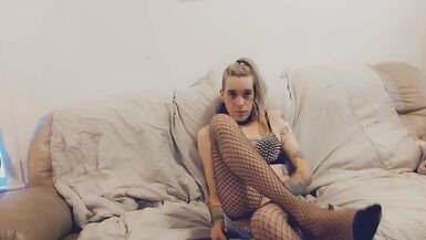 Cute Raver Tranny Fingers Herself