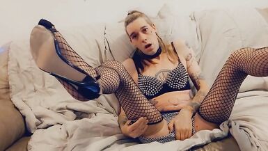 Cute Carmen Fingering Herself - 6 image